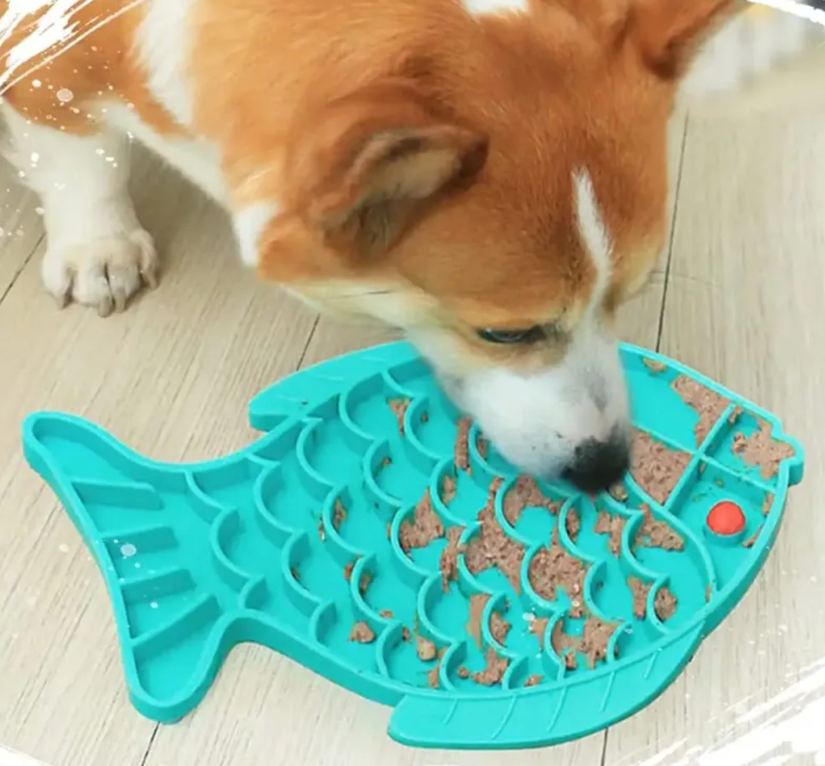 Silicone Fish Lick Mat for Dogs – Calming Anxiety Relief & Enrichment Toy (Blue)